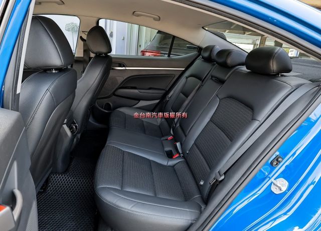 小改版 一手車 i-KEY ACC AEB 車道維持 天空藍 市面少有 全車原板件 里程保證 可全貸 不用殺價就很便宜!  第9張相片