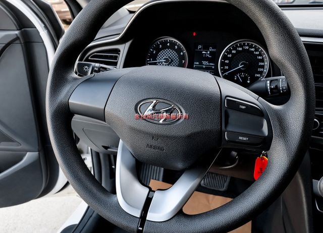一手車 只跑4.7萬 里程保證 車況超好 TCS ABS 全車六安 代步通勤好選擇 可全貸 不用殺價就很便宜!  第14張相片