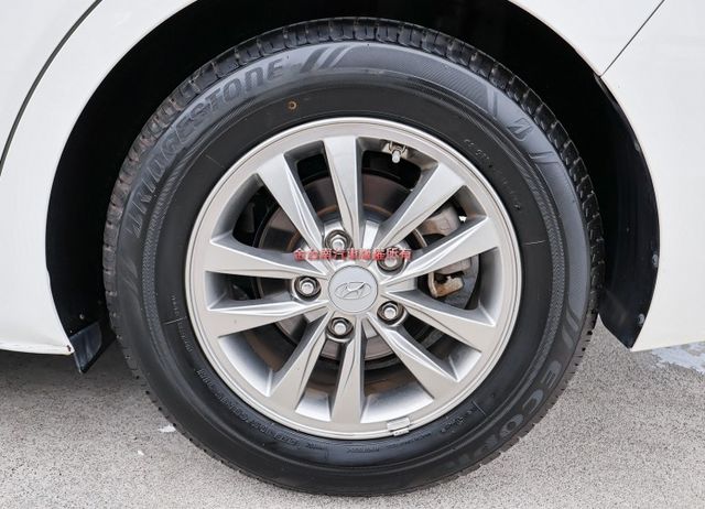 一手車✓只跑6.9萬✓全車原板件✓代步通勤好選擇✓TCS✓ABS✓全車六安✓可全貸✓不用殺價就很便宜✓  第9張相片