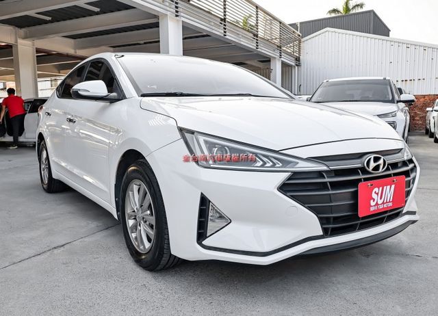 一手車✓只跑5.2萬✓里程保證✓原廠保養✓全車原板件✓TCS✓ABS✓全車六安✓可全貸✓代步通勤好選擇✓不用殺價就很便宜  第5張相片