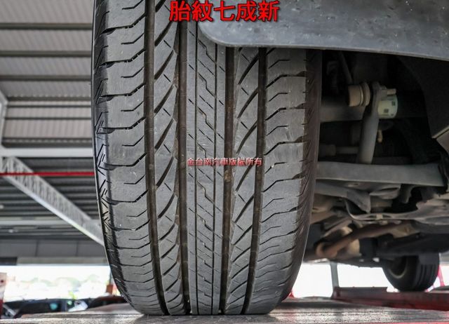 2.0豪華版✓ACC✓AEB✓車道偏離✓電動椅✓iKEY✓原廠影音✓全車原板件✓只跑長途✓不滿意15日內原價買回✓可全貸  第19張相片