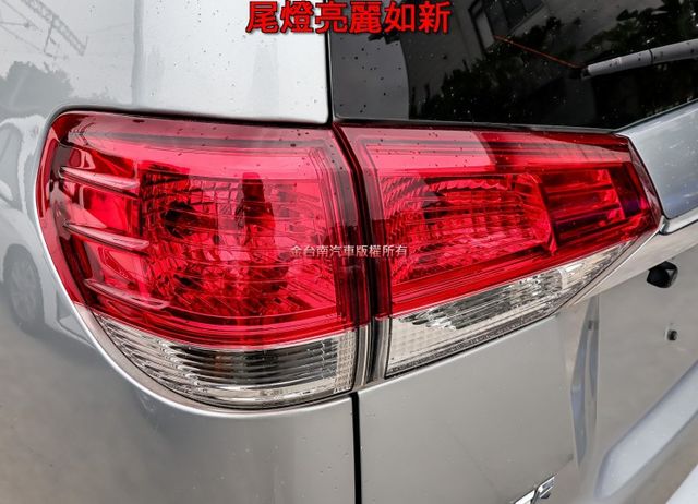 精緻型✓一手少跑✓全車原板件如新✓中冷✓定速✓衛星導航✓倒車顯影✓TCS✓雙安✓附全額發票✓可全貸✓  第6張相片