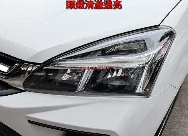 精緻型✓一手只跑4萬✓全車原板件✓附全額發票✓鋁圈✓定速系統✓後座出風口✓可全貸✓事業打拼好幫手✓  第7張相片