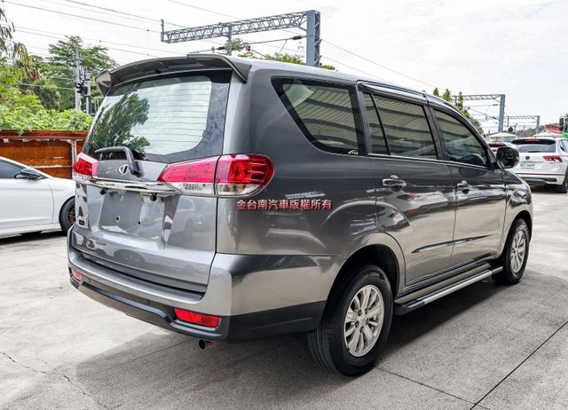 精緻型✓只跑6.7萬✓全車原板件✓四輪全新胎✓附全額發票✓中冷✓安卓影音✓倒車顯影✓選配盲點✓可全貸✓事業打拼好幫手✓  第4張相片