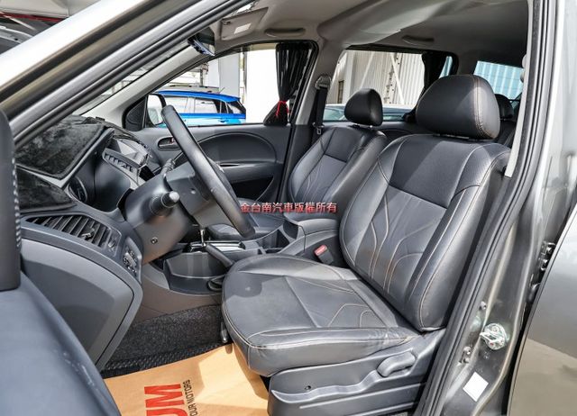精緻型✓只跑6.7萬✓全車原板件✓四輪全新胎✓附全額發票✓中冷✓安卓影音✓倒車顯影✓選配盲點✓可全貸✓事業打拼好幫手✓  第11張相片