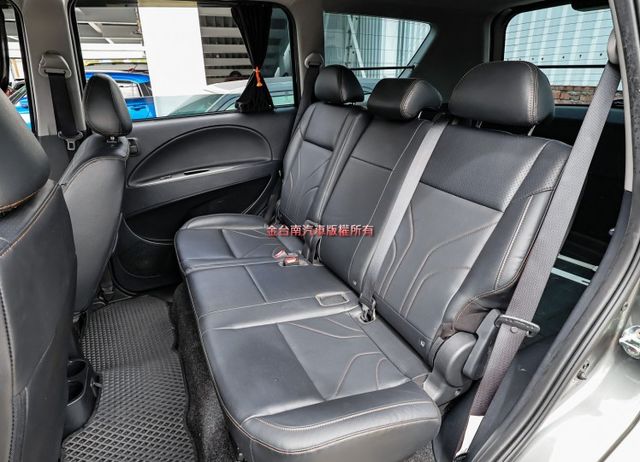 精緻型✓只跑6.7萬✓全車原板件✓四輪全新胎✓附全額發票✓中冷✓安卓影音✓倒車顯影✓選配盲點✓可全貸✓事業打拼好幫手✓  第12張相片