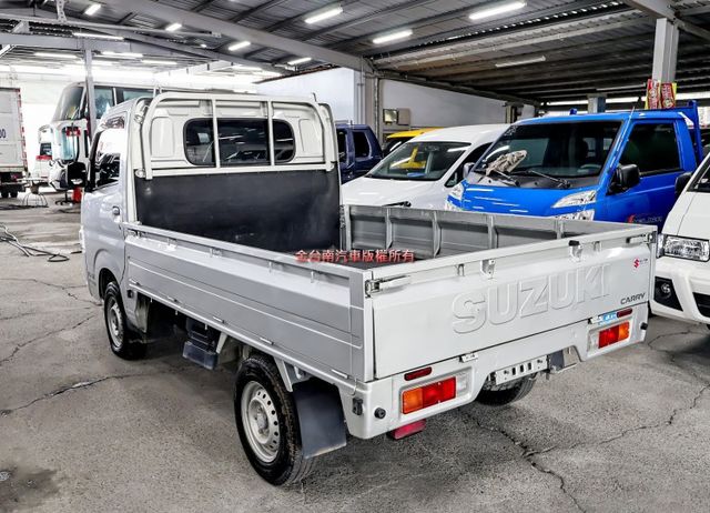 框式 只跑6.3萬 全車原鈑件 ABS TCS 雙安 附全額發票 可全貸!  第2張相片