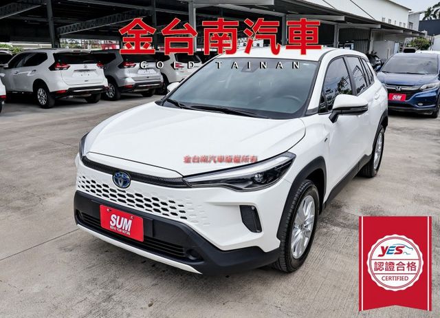 油電豪華版✓小改26年式✓11月領牌✓使用才六個月✓只跑一千✓車載系統✓LV2✓iKEY✓全車原鈑件✓可全貸✓  第1張相片