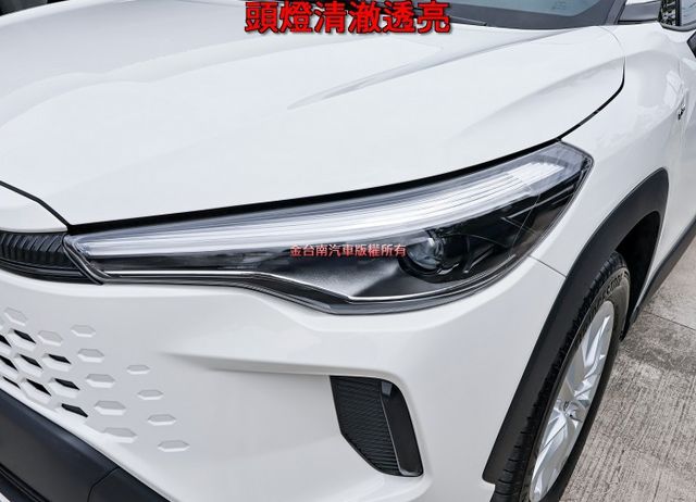 油電豪華版✓小改26年式✓11月領牌✓使用才六個月✓只跑一千✓車載系統✓LV2✓iKEY✓全車原鈑件✓可全貸✓  第5張相片