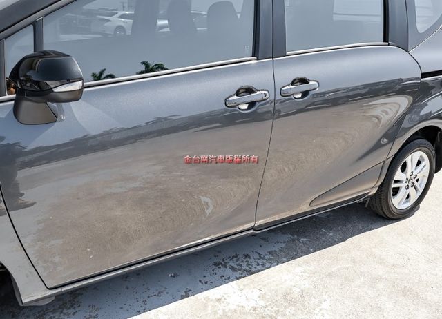 豪華版✓一手車✓只跑5萬✓原廠保養✓全車原板件✓AEB✓車道偏離✓倒車顯影✓恆溫✓iKEY✓可全貸✓不用殺價就很便宜✓  第7張相片