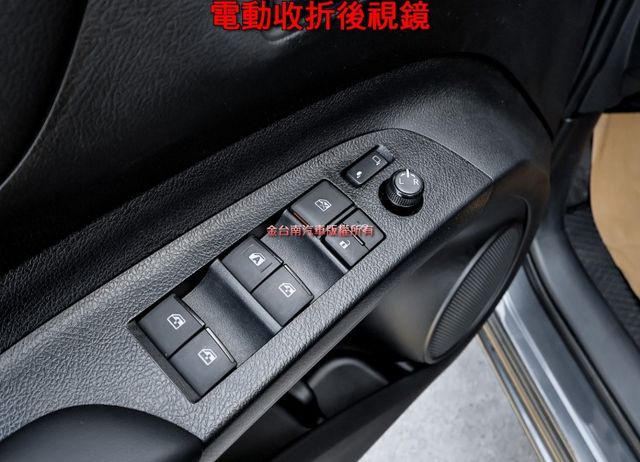 豪華版✓一手車✓只跑5萬✓原廠保養✓全車原板件✓AEB✓車道偏離✓倒車顯影✓恆溫✓iKEY✓可全貸✓不用殺價就很便宜✓  第11張相片