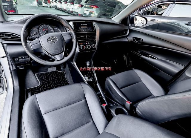 經典版✓九安✓一手車✓只跑4.2萬✓TCS✓ABS✓鋁圈✓電子後視鏡✓電動收折後視鏡✓原廠保固中!  第11張相片
