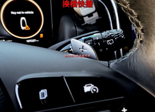 最高GLT-B版✓一手車✓LV2✓全景天窗✓電動尾門✓電動椅✓雙區恆溫✓快撥✓車載系統✓原廠保養✓  第16張相片