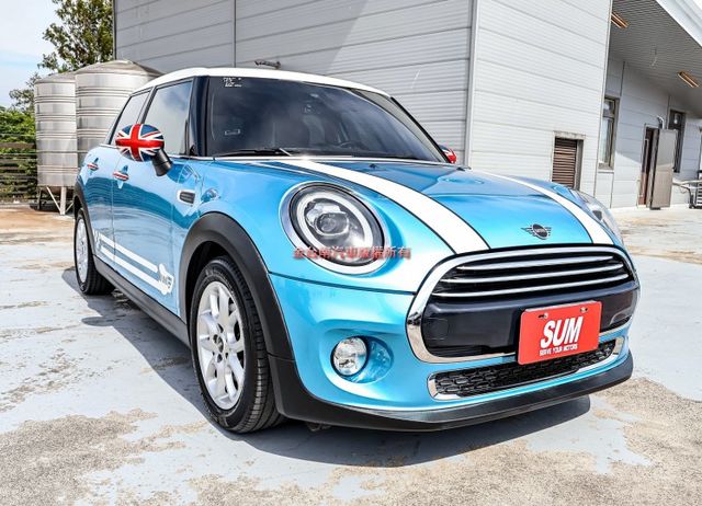 5門Cooper✓19年式小改版✓只跑5.5萬✓全車原板件✓iKEY✓LED頭燈✓倒車顯影✓雙區恆溫✓可全貸✓  第4張相片