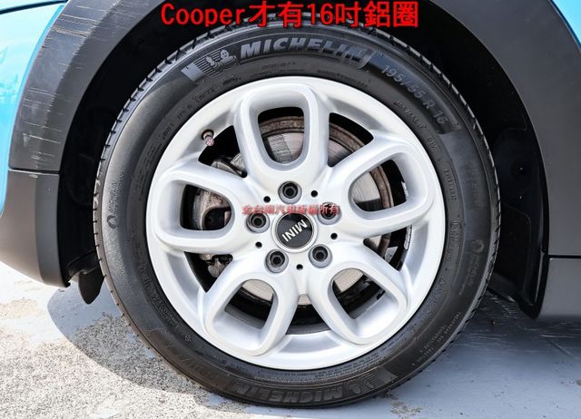 5門Cooper✓19年式小改版✓只跑5.5萬✓全車原板件✓iKEY✓LED頭燈✓倒車顯影✓雙區恆溫✓可全貸✓  第8張相片