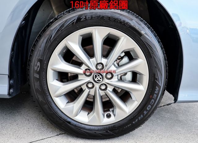 少有尊爵版✓一手車✓只跑4.8萬✓全車原板件✓LV2安全輔助✓盲點偵測✓iKEY✓恆溫✓倒車顯影✓可全貸✓  第9張相片