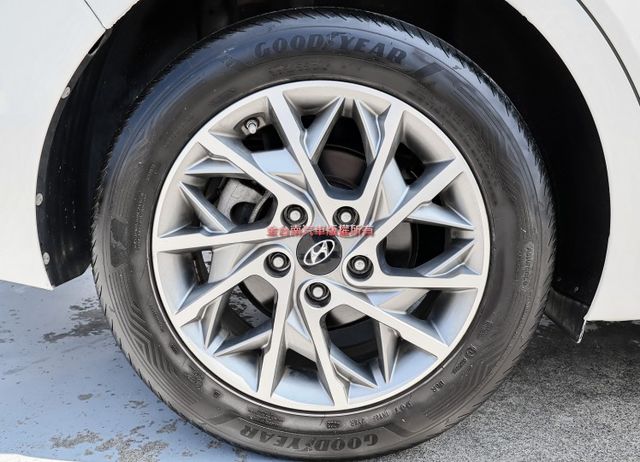 豪華型✓一手車✓原廠保養✓車況超好✓ACC✓AEB✓車道維持✓雙區恆溫✓可全貸✓代步通勤好選擇✓不用殺價就很便宜✓  第8張相片