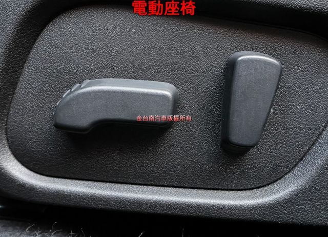 Sport版✓268匹馬力✓4WD✓一手只跑8.4萬✓原鈑件✓原廠保養✓電動椅✓安卓影音✓換檔快撥✓可全貸✓  第11張相片