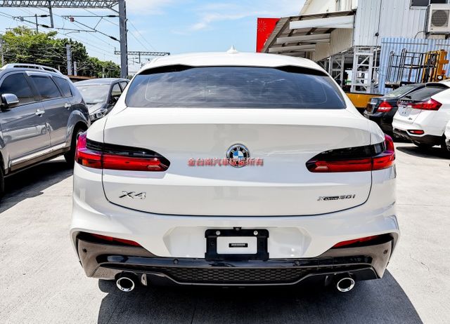30i M Sport✓4WD✓只跑9.8萬✓原鈑件✓全景天窗✓電動尾門✓環景✓LV2✓自動停車✓記憶椅✓雙電動椅✓  第3張相片