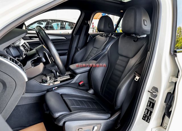 30i M Sport✓4WD✓只跑9.8萬✓原鈑件✓全景天窗✓電動尾門✓環景✓LV2✓自動停車✓記憶椅✓雙電動椅✓  第7張相片