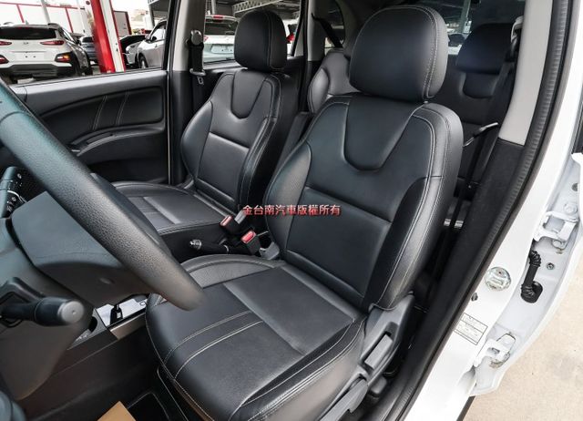 輕鬆型✓24年式✓一手只跑2.8萬✓車況優✓原廠保固中✓電動尾門✓車載系統✓iKEY✓恆溫✓可全貸✓不用殺價就很便宜✓  第8張相片