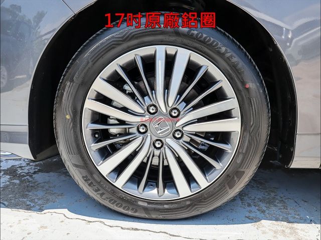 Apex七人座✓一手只跑4萬✓原廠保養✓全車原板件✓天窗✓電動椅✓ACC✓車道維持✓環景✓可全貸✓不用殺價就很便宜✓  第7張相片