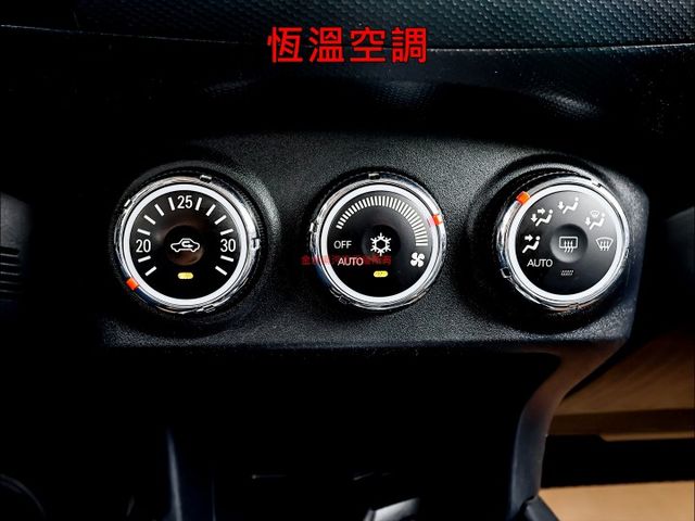 最高豪華版✓只跑13.8萬✓天窗✓iKEY✓原廠保養✓恆溫✓ABS✓雙安✓抬頭顯示器✓可全貸!  第17張相片