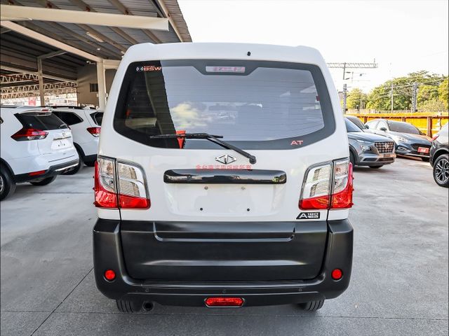 自排五人座✓客貨兩用車✓一手車✓只跑五千✓全車原板件✓根本新車✓TCS✓中冷✓盲點✓雙安✓附全額發票✓可全貸✓  第3張相片