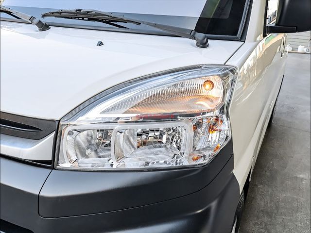 自排五人座✓客貨兩用車✓一手車✓只跑五千✓全車原板件✓根本新車✓TCS✓中冷✓盲點✓雙安✓附全額發票✓可全貸✓  第7張相片