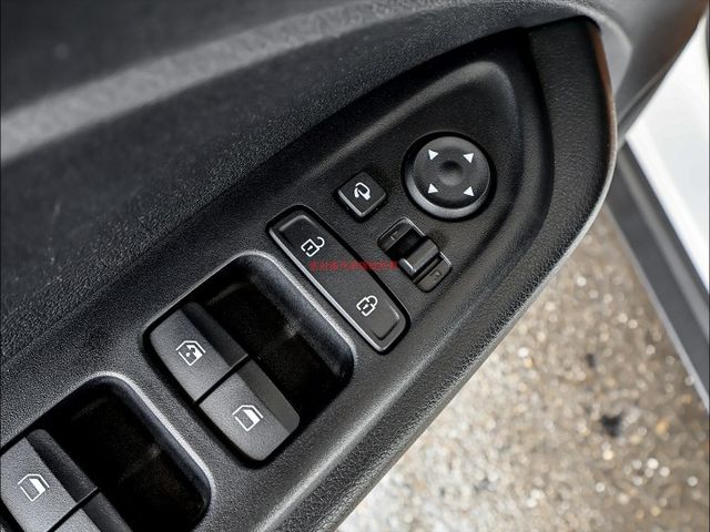 小休旅✓原廠保養✓一手車✓只跑4.4萬✓TCS✓六安✓音響主機✓里程保證!  第11張相片