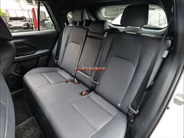 潮玩版✓26年式✓一手只跑7千✓原鈑件✓ACC✓AEB✓車道維持✓車載系統✓恆溫✓原廠保固中✓可全貸✓  第9張相片