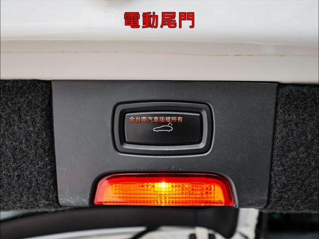 柴油✓永業總代理✓全車原鈑件✓車況超好✓4WD✓天窗✓記憶椅✓倒車顯影✓雙區恆溫✓快撥✓可全貸✓不用殺價就很便宜✓  第19張相片