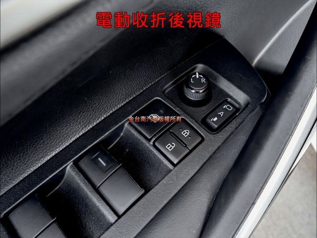 國民神車✓豪華版✓加裝盲點✓只跑5.5萬✓原鈑件✓ACC✓AEB✓車道維持✓恆溫✓九安✓  第10張相片