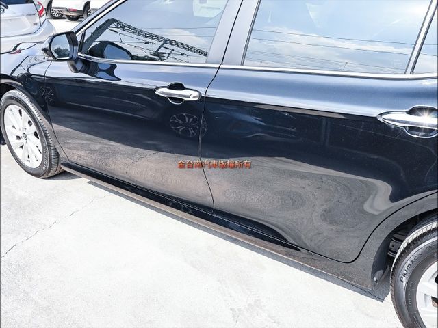 尊爵版✓一手只跑1.2萬✓全車原鈑件✓原廠保固中✓電動椅✓車載系統✓LV2✓盲點✓分區恆溫✓iKEY✓可全貸✓  第7張相片