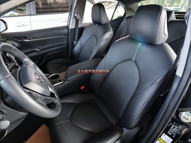 尊爵版✓一手只跑1.2萬✓全車原鈑件✓原廠保固中✓電動椅✓車載系統✓LV2✓盲點✓分區恆溫✓iKEY✓可全貸✓  第9張相片