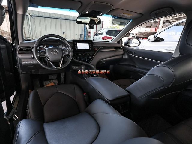 尊爵版✓一手只跑1.2萬✓全車原鈑件✓原廠保固中✓電動椅✓車載系統✓LV2✓盲點✓分區恆溫✓iKEY✓可全貸✓  第11張相片