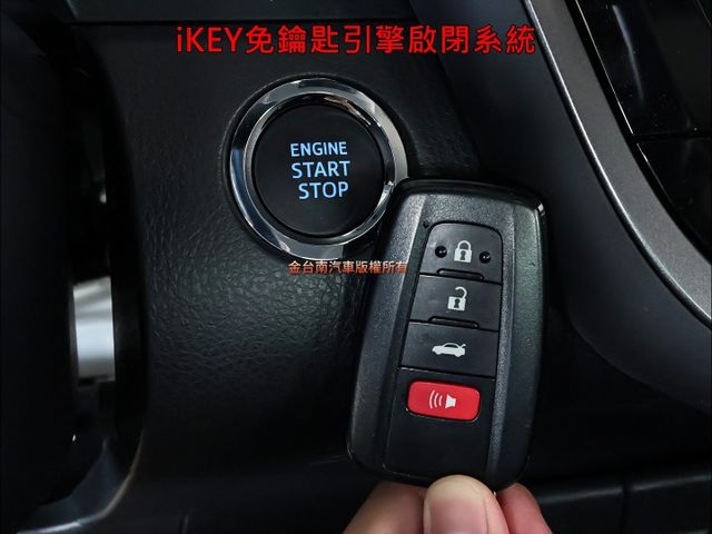 尊爵版✓一手只跑1.2萬✓全車原鈑件✓原廠保固中✓電動椅✓車載系統✓LV2✓盲點✓分區恆溫✓iKEY✓可全貸✓  第17張相片