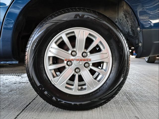精緻版✓一手只跑6.1萬✓原鈑件✓雙色內裝✓安卓影音✓定速✓中冷✓抬頭顯示器✓TCS✓ABS✓雙安✓附全額發票✓可全貸✓  第9張相片