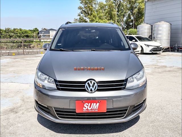 柴油七人座✓少跑車況超好✓全景天窗✓電動腰靠✓大螢幕安卓影音✓倒車顯影✓雙區恆溫✓可全貸✓不用殺價就很便宜✓  第6張相片
