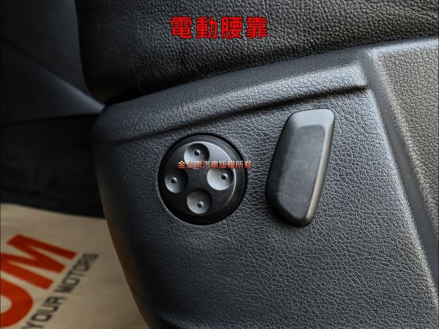 柴油七人座✓少跑車況超好✓全景天窗✓電動腰靠✓大螢幕安卓影音✓倒車顯影✓雙區恆溫✓可全貸✓不用殺價就很便宜✓  第14張相片