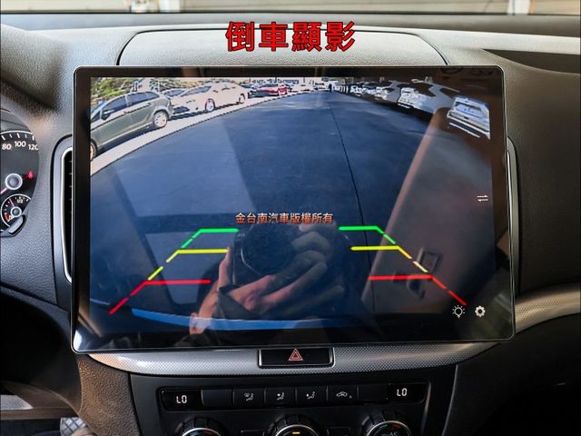 柴油七人座✓少跑車況超好✓全景天窗✓電動腰靠✓大螢幕安卓影音✓倒車顯影✓雙區恆溫✓可全貸✓不用殺價就很便宜✓  第18張相片