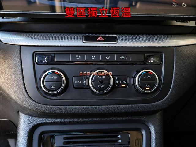 柴油七人座✓少跑車況超好✓全景天窗✓電動腰靠✓大螢幕安卓影音✓倒車顯影✓雙區恆溫✓可全貸✓不用殺價就很便宜✓  第19張相片