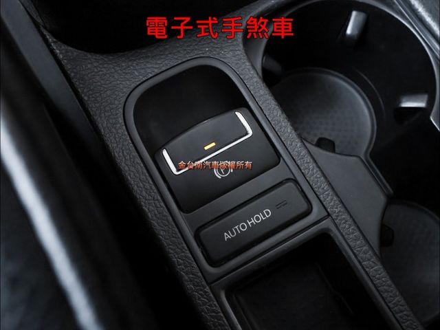 柴油七人座✓少跑車況超好✓全景天窗✓電動腰靠✓大螢幕安卓影音✓倒車顯影✓雙區恆溫✓可全貸✓不用殺價就很便宜✓  第20張相片