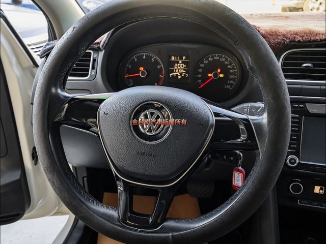 小改版✓CL✓一年只跑9千多✓車況超好✓原廠影音✓倒車顯影✓原廠NAVI✓前座雙安✓代步通勤好選擇✓可全貸✓  第13張相片