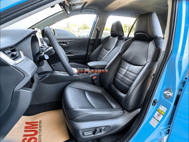 汽油旗艦版✓一手只跑6萬✓全車原鈑件✓記憶椅✓電動尾門✓環景倒車顯影✓安卓影音✓LV2安全輔助✓可全貸✓不用殺價就很便宜  第8張相片