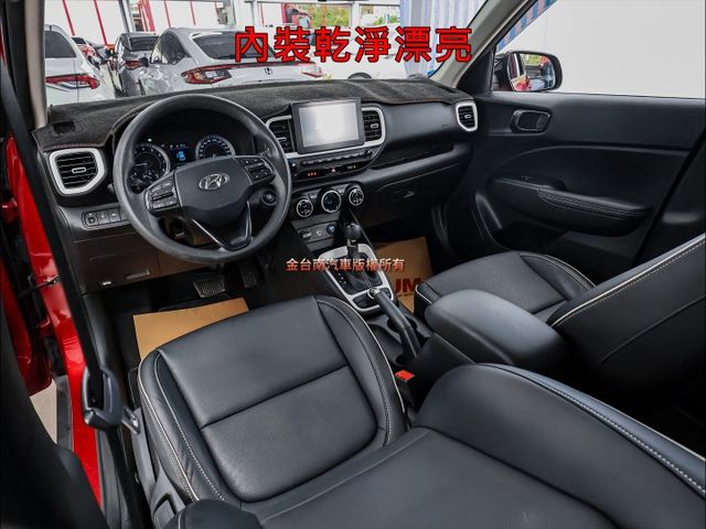 GLB版✓一手只跑6.3萬✓全車原鈑件✓代步好選擇✓原廠影音✓AEB✓車道維持✓車載系統✓恆溫✓可全貸✓不用殺價就很便宜  第11張相片