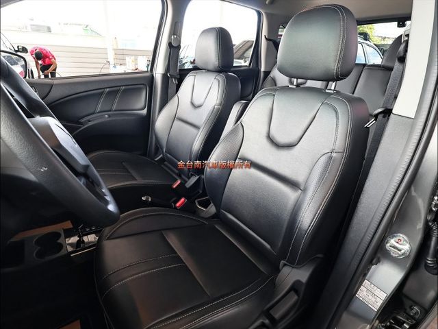 24年式✓一手只跑3.6萬✓車況優✓原廠保固中✓電動尾門✓iKEY✓恆溫✓可全貸✓不用殺價就很便宜✓  第9張相片