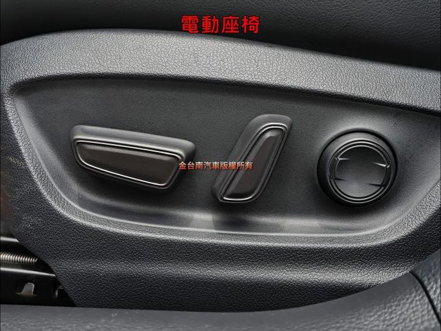 旗艦版✓一手只跑1.2萬✓原鈑件✓原廠保養✓電動椅✓雙電熱椅✓車載系統✓LV2✓盲點✓分區恆溫✓iKEY✓可全貸✓  第11張相片