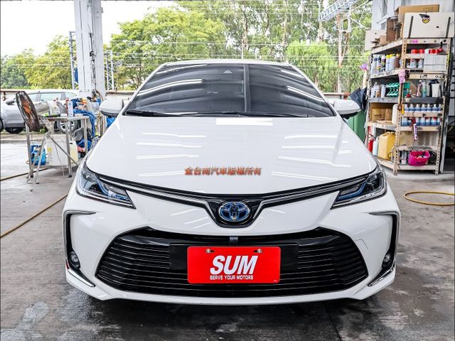 市面稀有✓油電旗艦版✓一手只跑4.2萬✓原廠保養✓全車原鈑件✓電動椅✓環景✓LV2✓17吋鋁圈✓可全貸✓不用殺價就很便宜  第4張相片