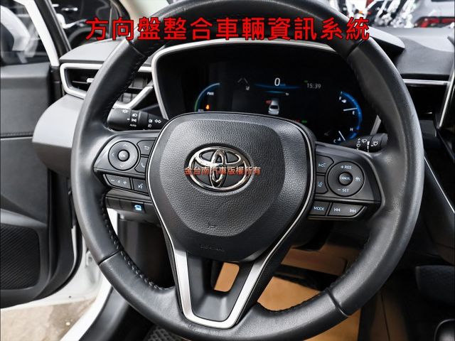 市面稀有✓油電旗艦版✓一手只跑4.2萬✓原廠保養✓全車原鈑件✓電動椅✓環景✓LV2✓17吋鋁圈✓可全貸✓不用殺價就很便宜  第11張相片